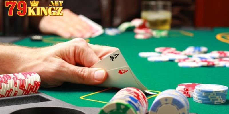 Thắc mắc chơi poker có bị bắt không?